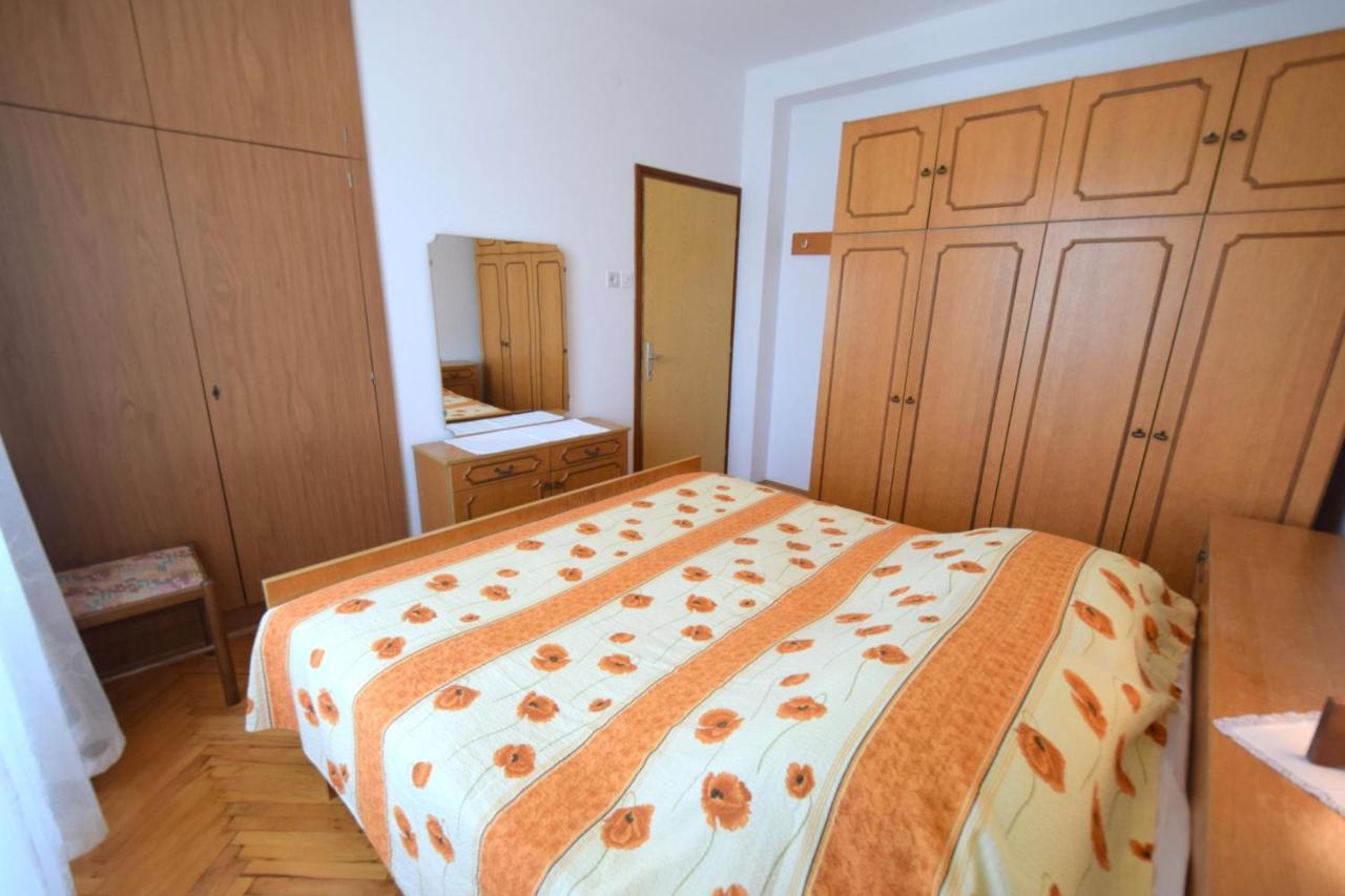 Guest House Keti Malinska Exterior photo