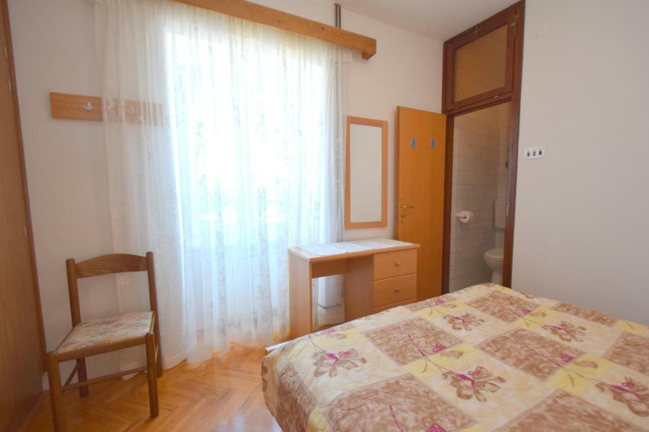 Guest House Keti Malinska Exterior photo